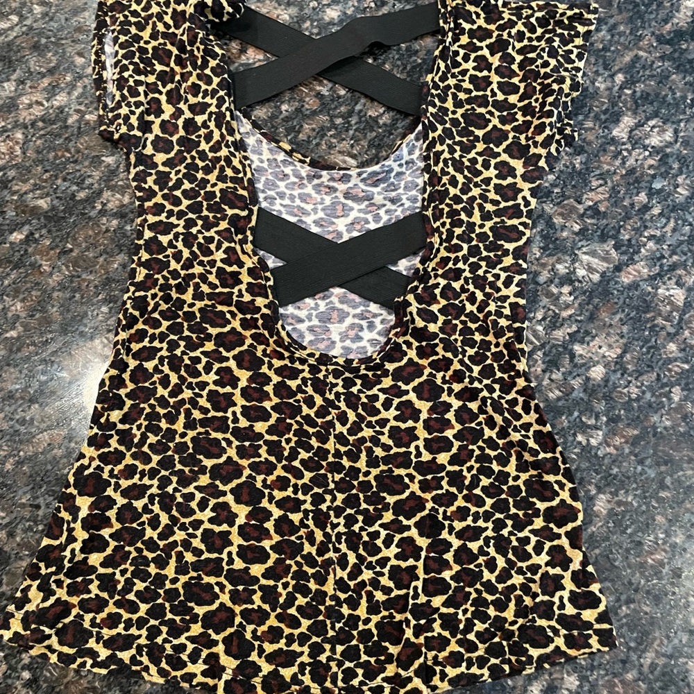 Leopard Top - Picture 2 of 3